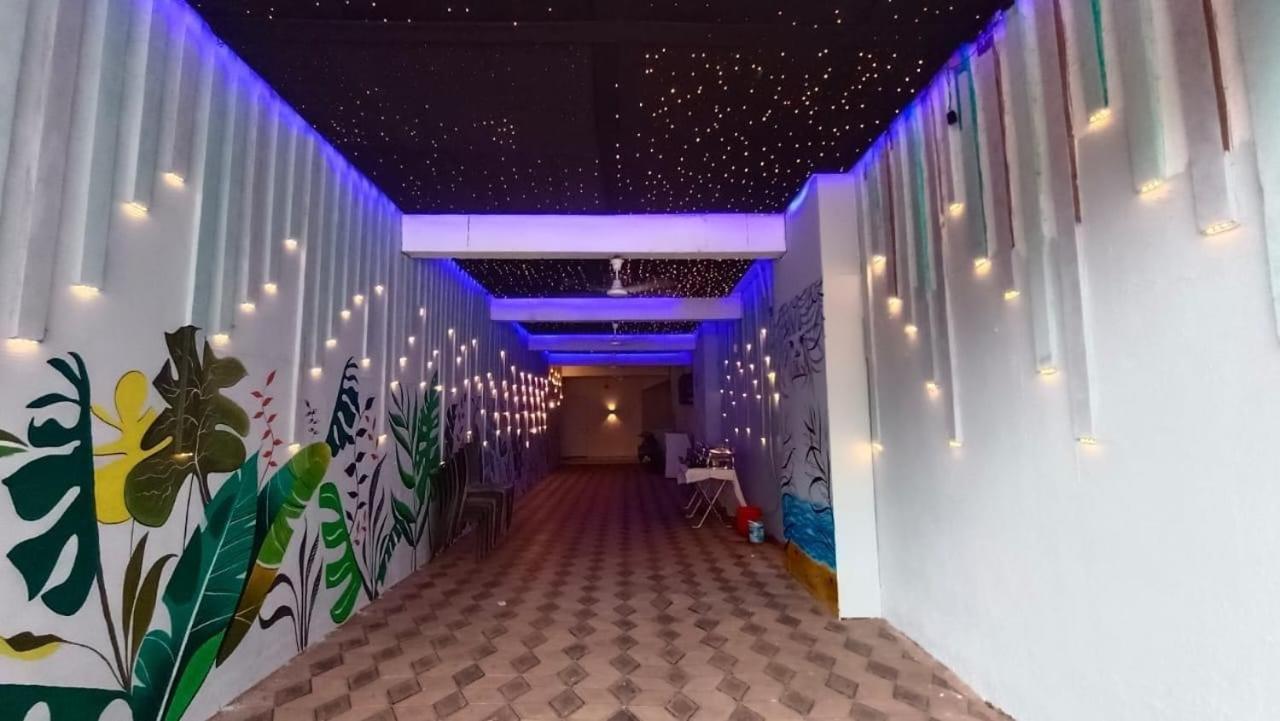 Fabexpress Neo Calangute Beach Resort エクステリア 写真