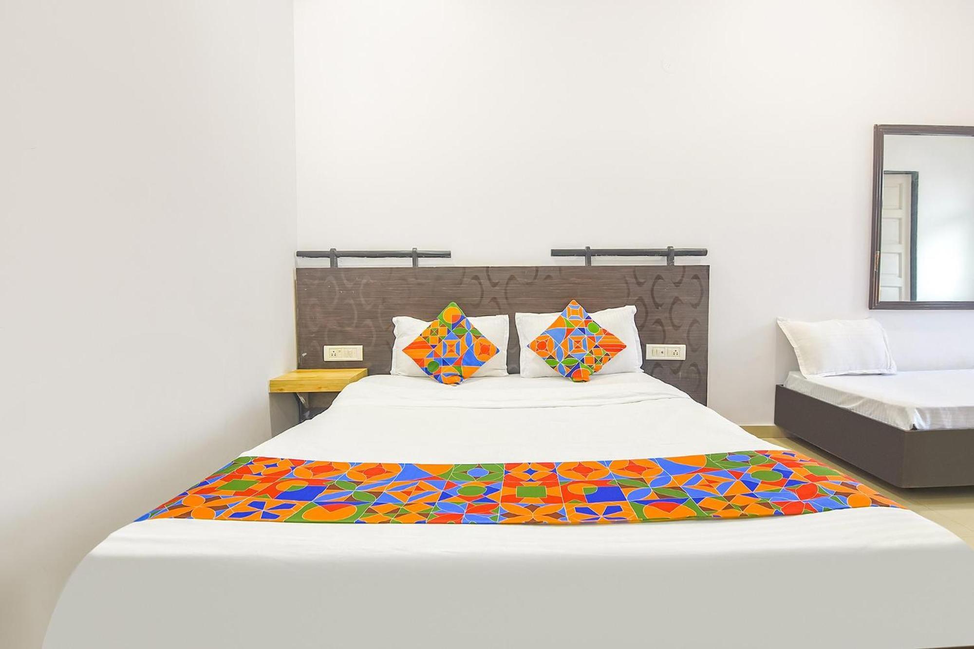 Fabexpress Neo Calangute Beach Resort エクステリア 写真