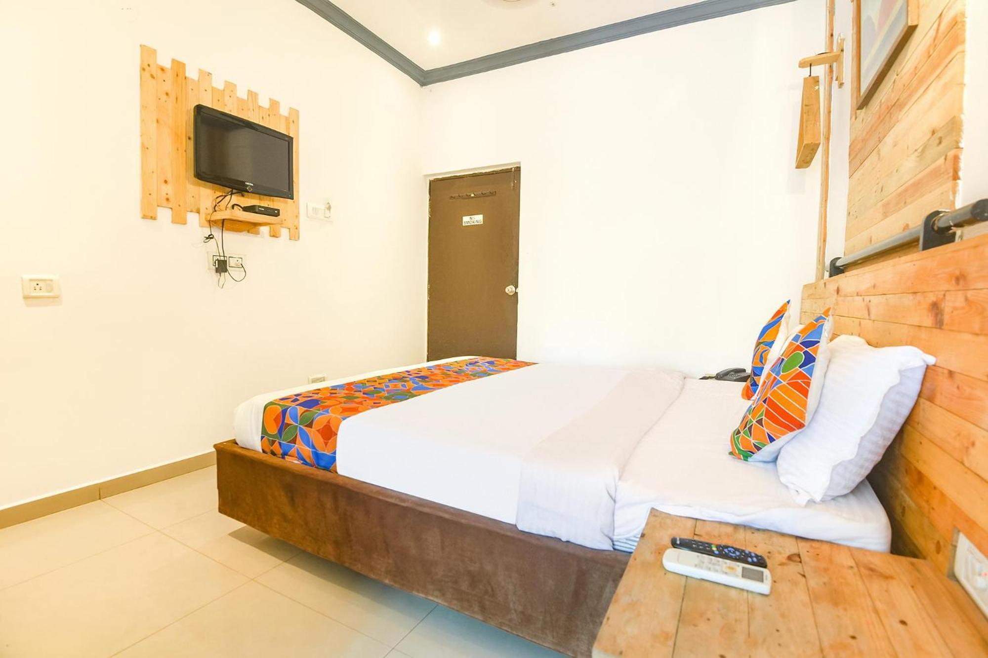 Fabexpress Neo Calangute Beach Resort エクステリア 写真