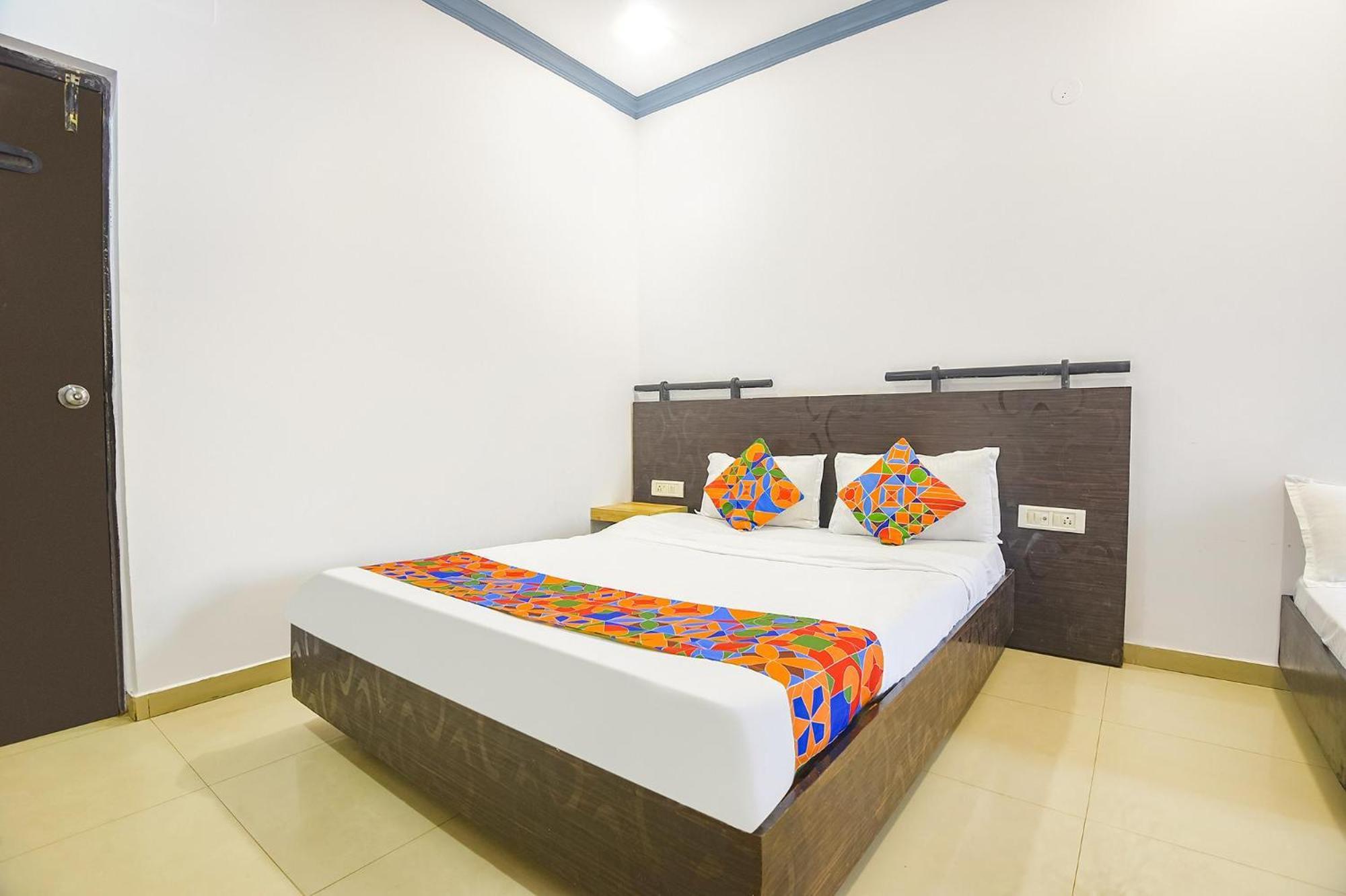 Fabexpress Neo Calangute Beach Resort エクステリア 写真