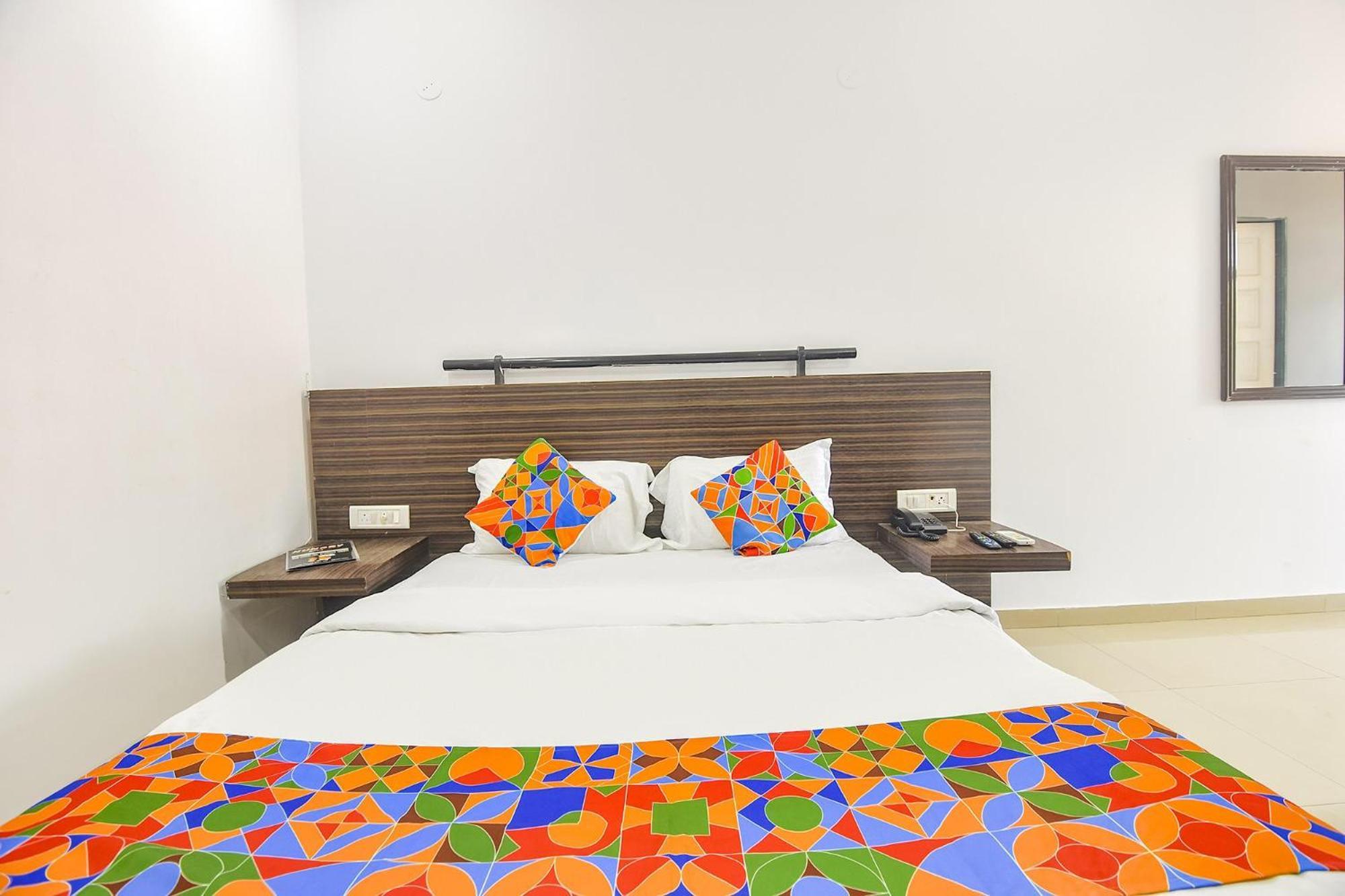 Fabexpress Neo Calangute Beach Resort エクステリア 写真