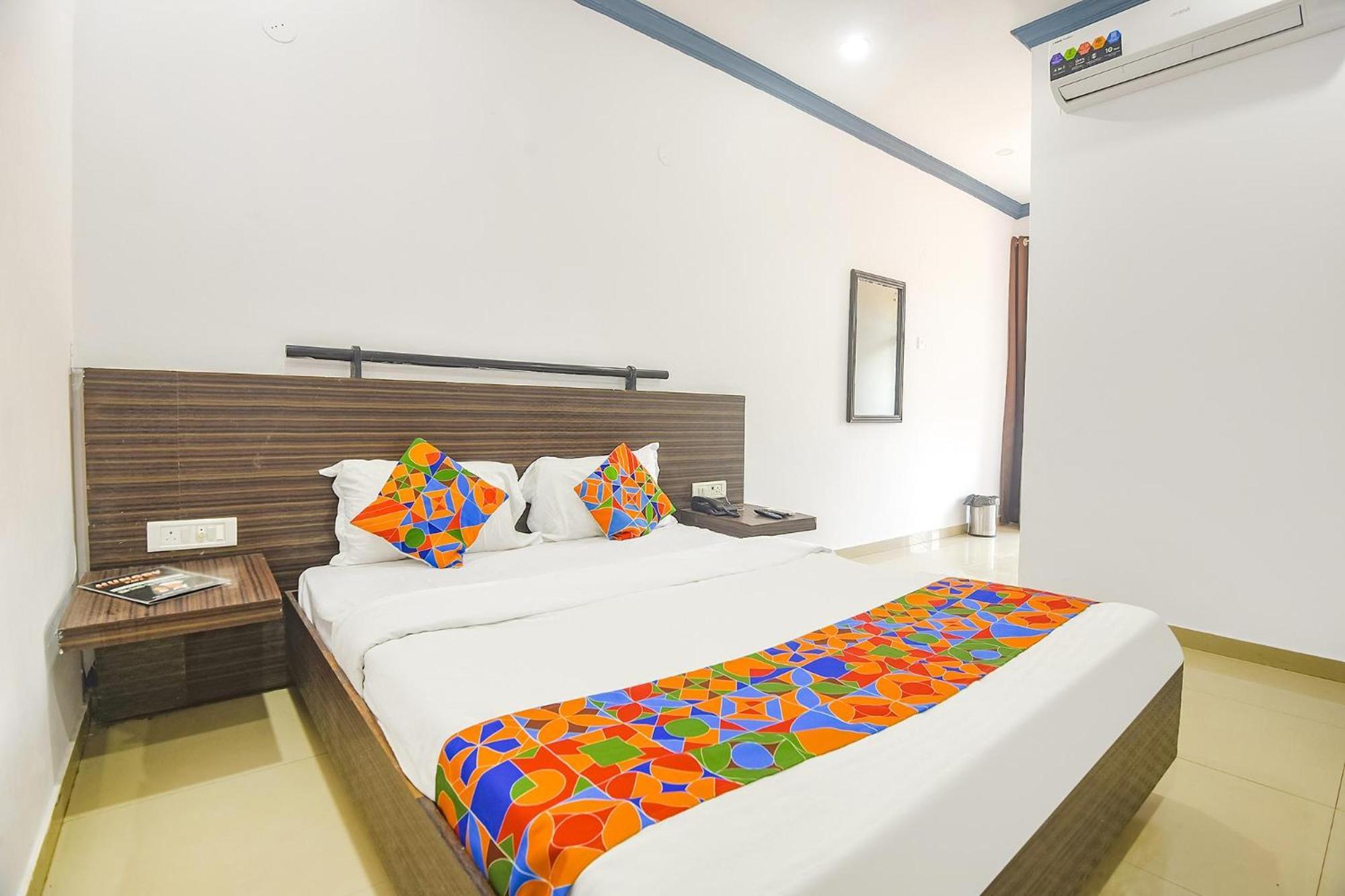 Fabexpress Neo Calangute Beach Resort エクステリア 写真