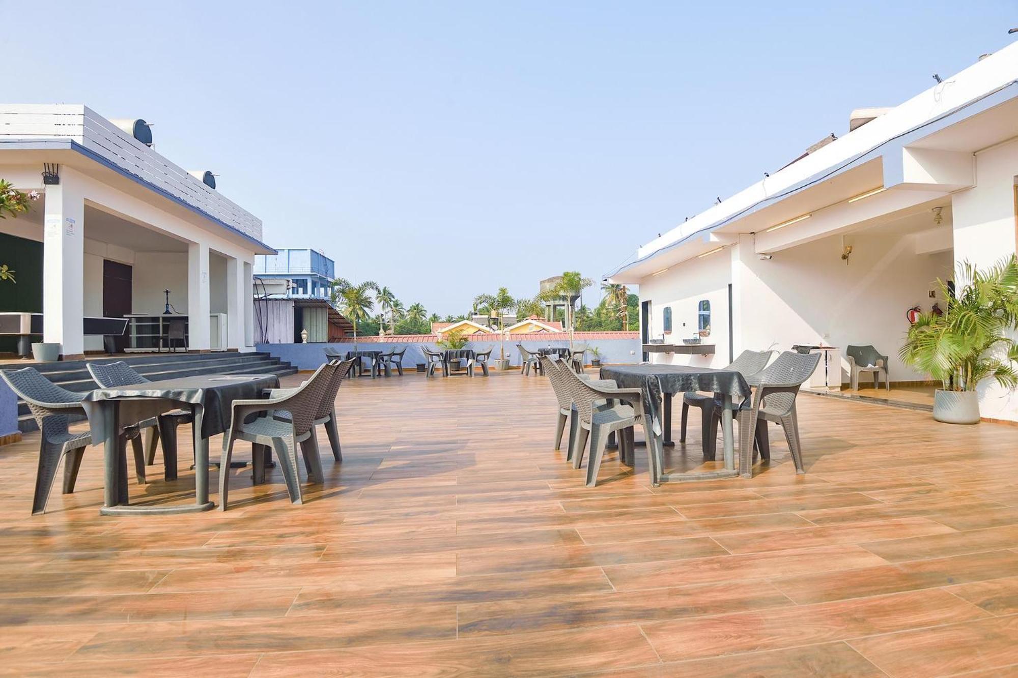 Fabexpress Neo Calangute Beach Resort エクステリア 写真