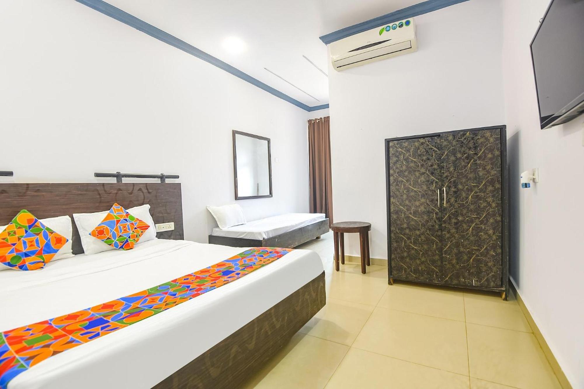 Fabexpress Neo Calangute Beach Resort エクステリア 写真