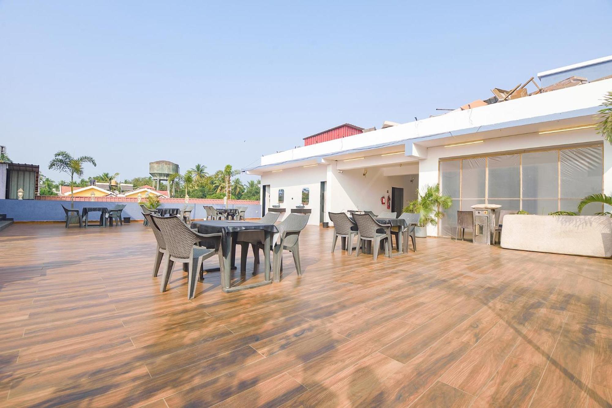 Fabexpress Neo Calangute Beach Resort エクステリア 写真