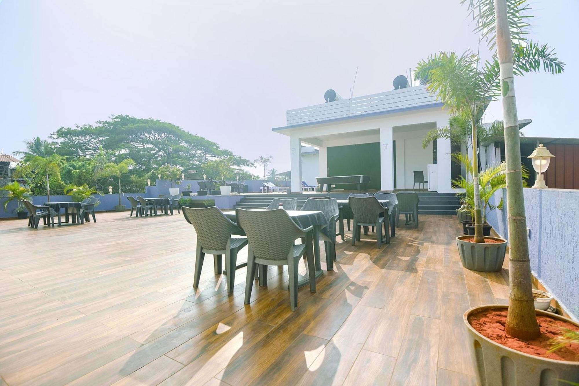 Fabexpress Neo Calangute Beach Resort エクステリア 写真